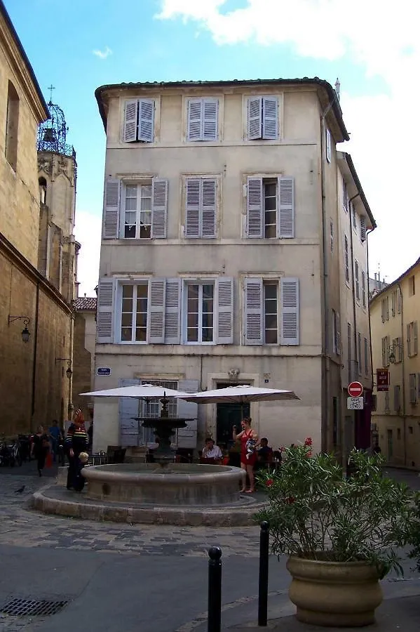 Bed and Breakfast Le Petit Figuier La Roque-d'Antheron 5*,  Francia